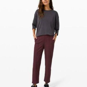 Lululemon Urban Strides SHR Pant 25" in cassis - size 10 - NWT